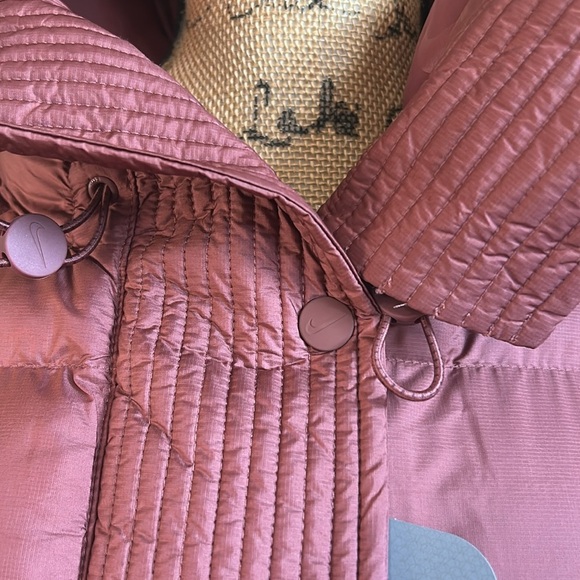 NWT Nike Swoosh Puffer PrimaLoft Therma-FIT Oversized Hooded Jacket in Red Sz M - Picture 3 of 16